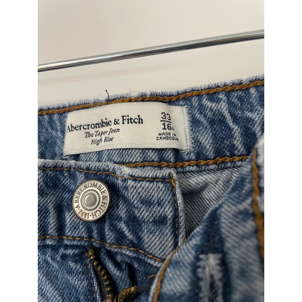 Abercrombie Fitch The Taper Jean High Rise Light Wash Women Size 33 - Picture 2 of 3